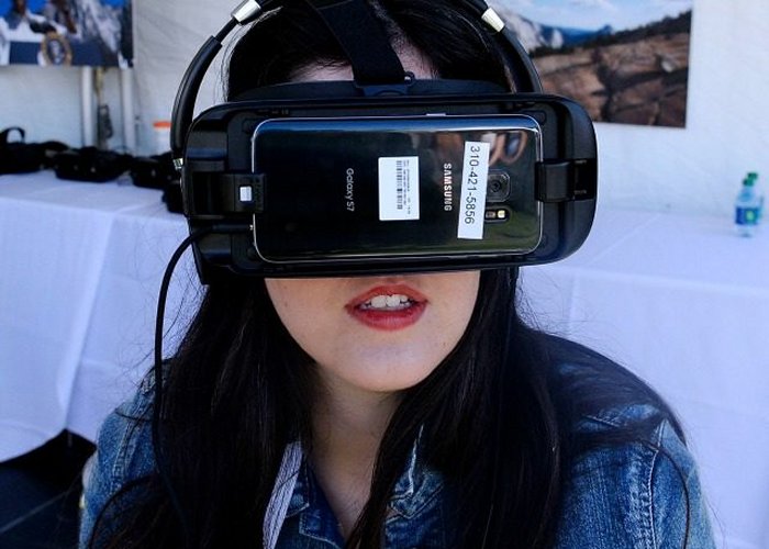 London College on Communication Launches Degree in Virtual Reality Design London College on Communication Launches Degree in Virtual Reality Design